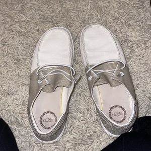 Women’s Tri Color Hey Dudes